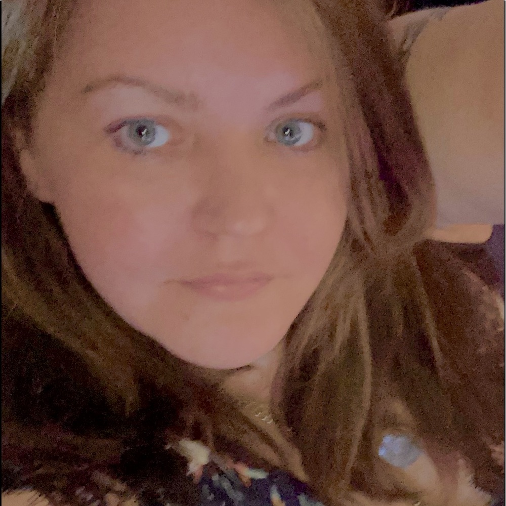 Meet your Posher, Holly
